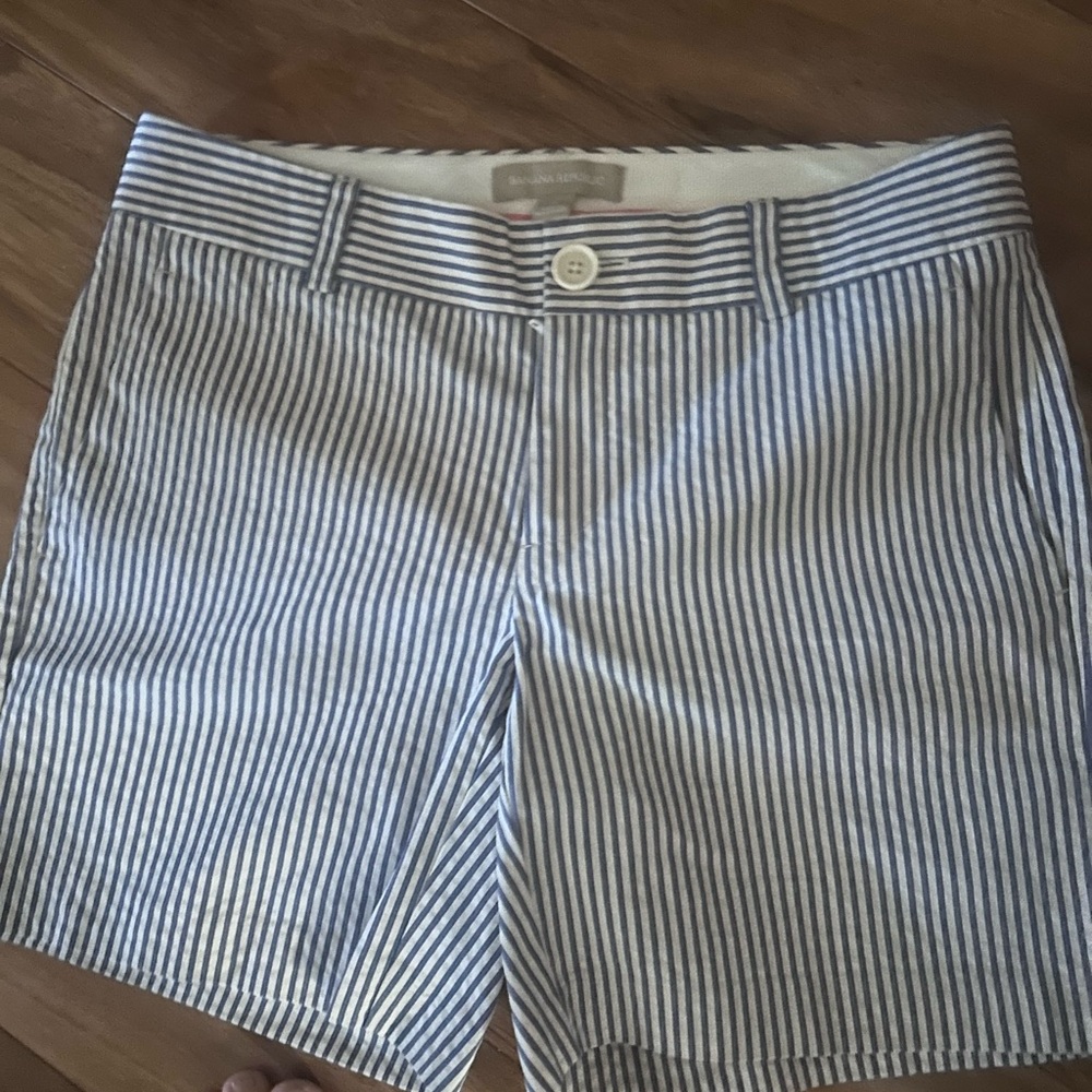 Banana REPUBLIC Women's Striped Blue and White Shorts